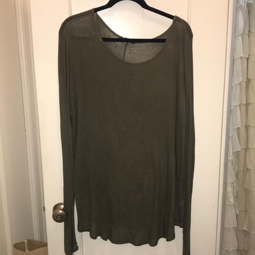 Brandy Melville oversized long sleeve sweater